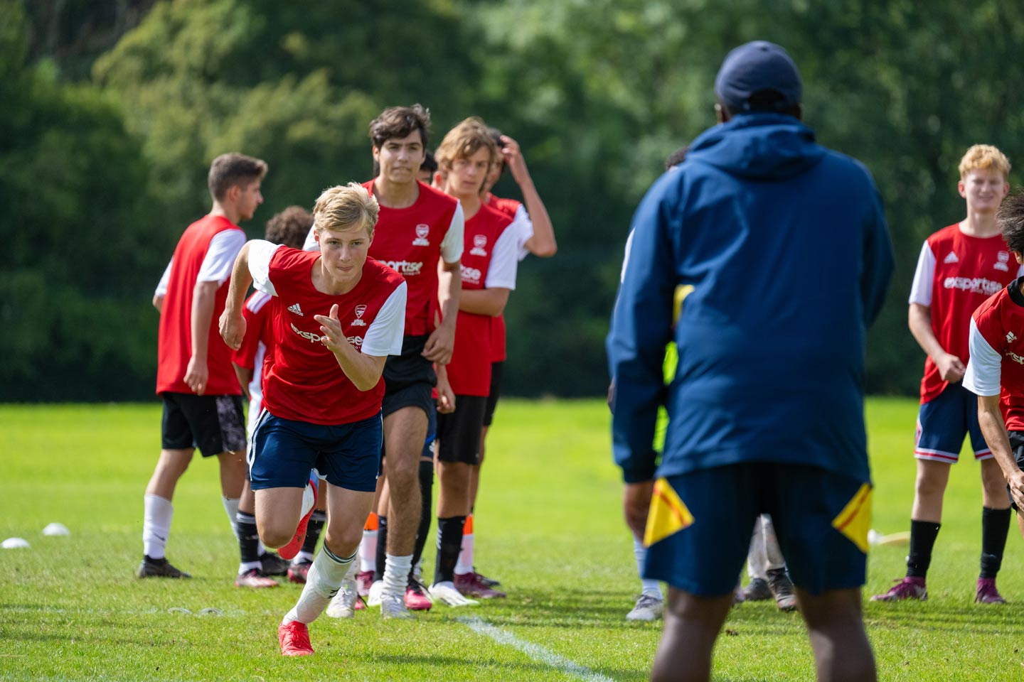 Actividad de equipo en el campus del Arsenal FC